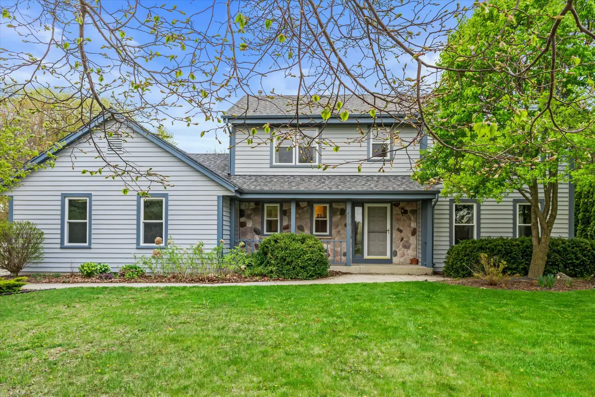 4039 W Cypress Ln, Franklin, WI 53132 - #1