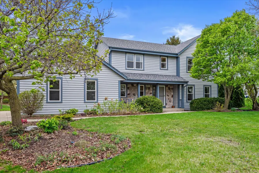 4039 W Cypress Ln, Franklin, WI 53132 - #3