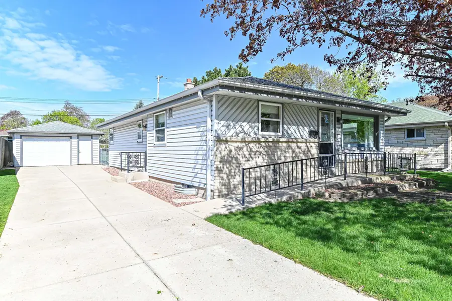 3433 S 85th St, Milwaukee, WI 53227 - #2
