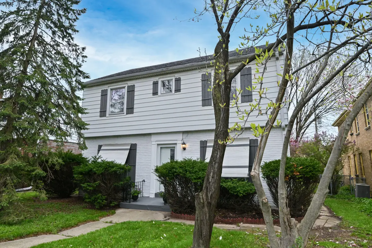 5724 W Roosevelt Dr, Milwaukee, WI 53216 - #1