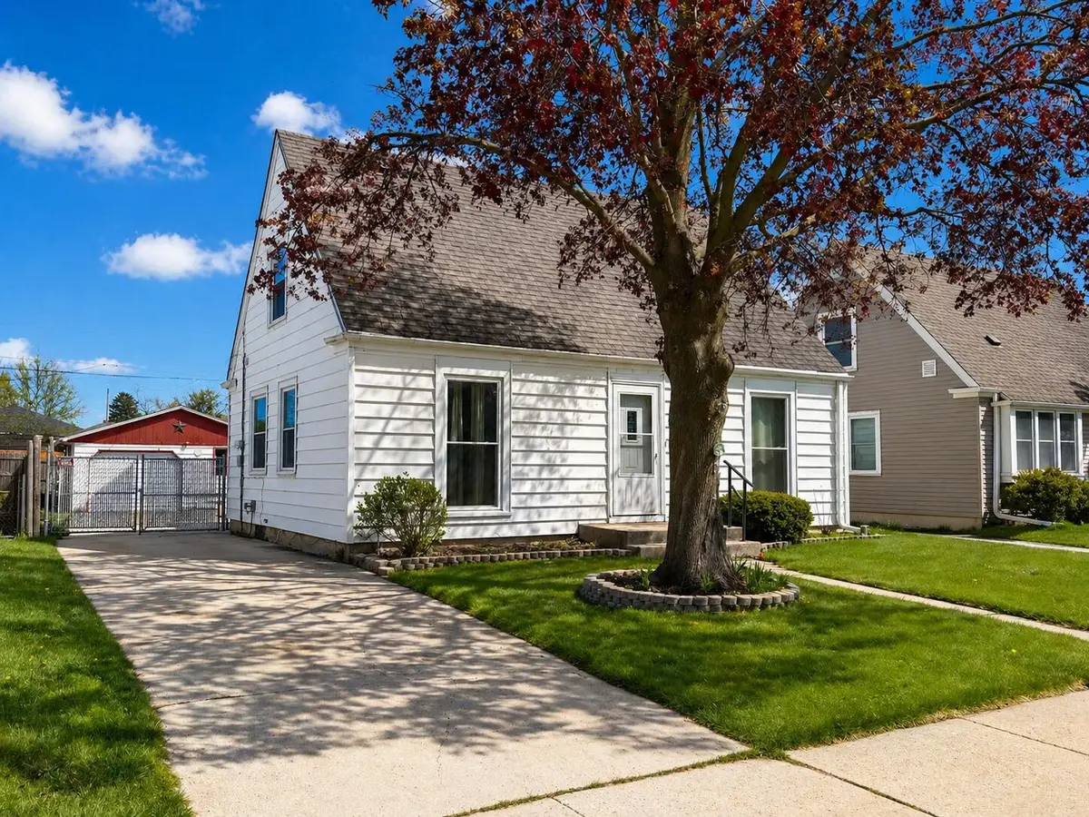 2205 Hayes Ave, Racine, WI 53405 - #1