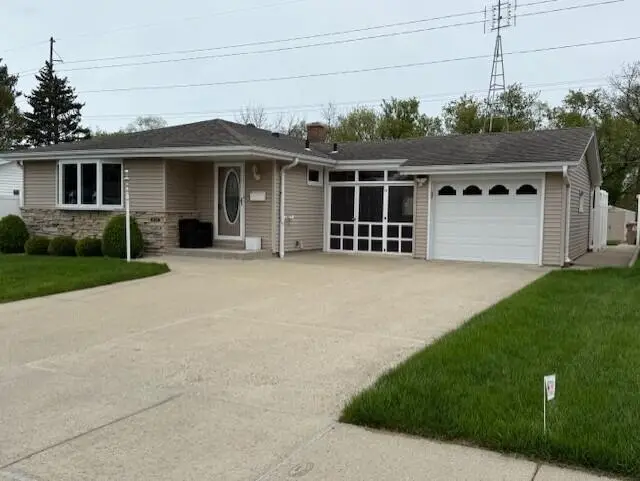 4451 Harrison Rd, Kenosha, WI 53142 - #1