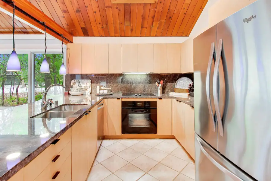 99 Saint Adrews Trl, Fontana, WI 53125 - #2