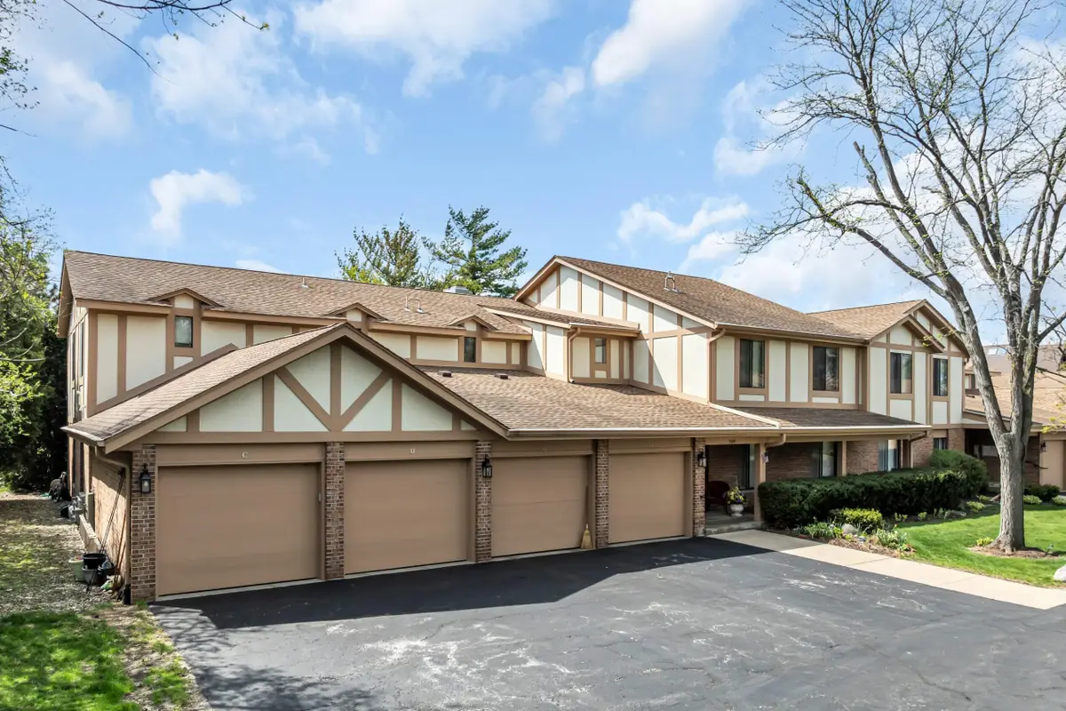 709 S Lake Shore Dr, Lake Geneva, WI 53147 - #1