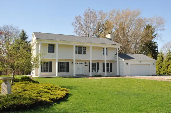 15200 Briaridge Ct, Elm Grove, WI 53122