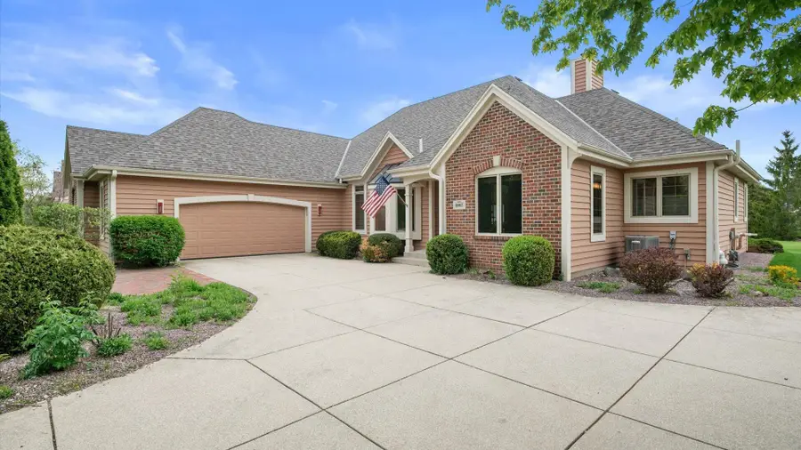 6065 S Preston Ln, New Berlin, WI 53151 - #3