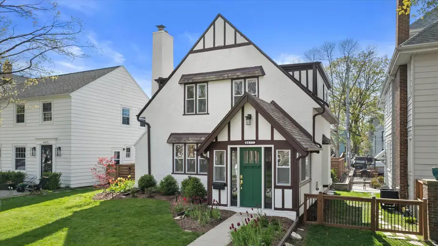 4477 N Murray Ave, Shorewood, WI 53211 - #3