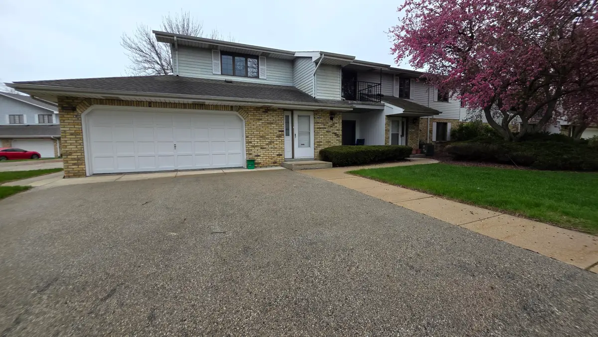 1425 Sun Valley Dr, Mount Pleasant, WI 53406 - #1