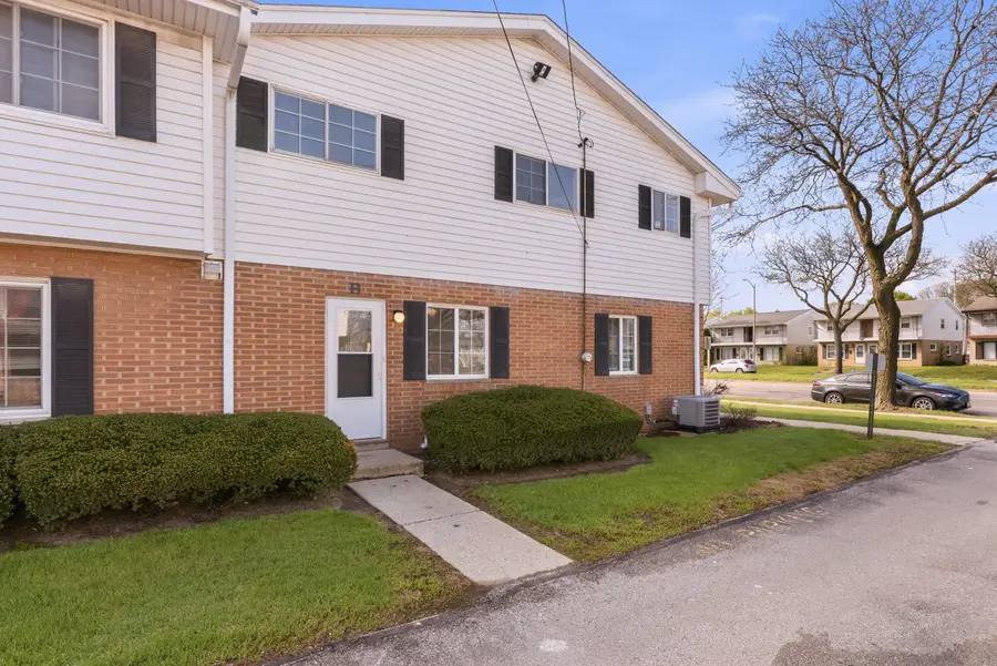 8566 W Appleton Ave, Milwaukee, WI 53225 - #3