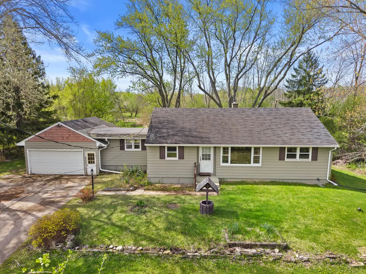 N40W26975 Capitol Dr, Pewaukee, WI 53072 - #1