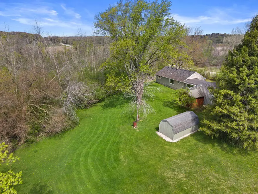 N40W26975 Capitol Dr, Pewaukee, WI 53072 - #3