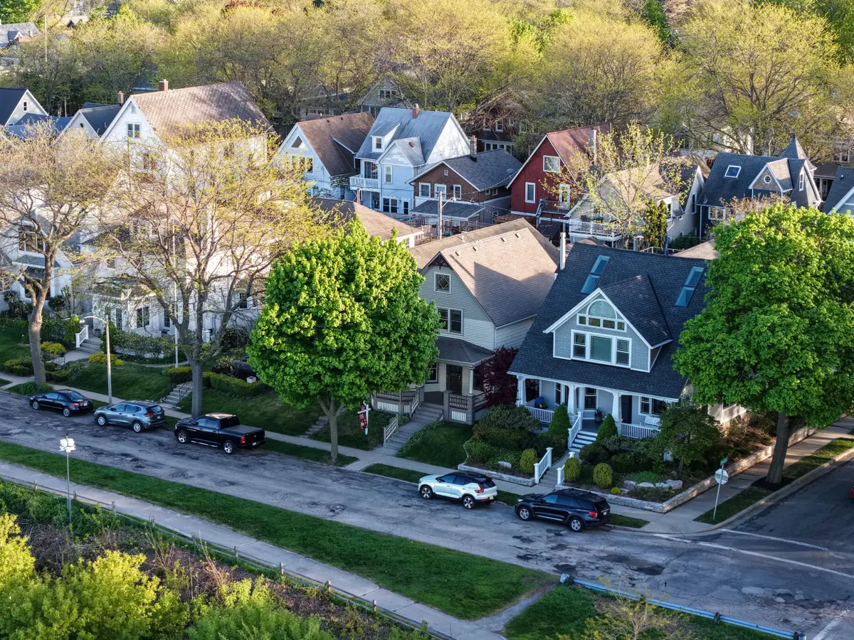 2961 S Shore Dr, Milwaukee, WI 53207 - #1