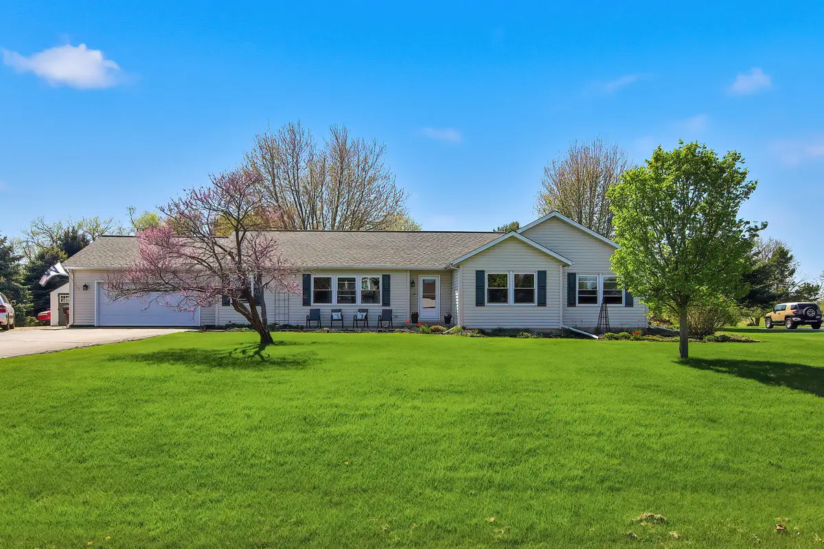8760 385th Ave, Randall, WI 53105 - #1