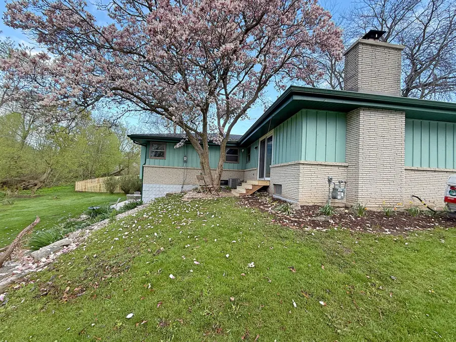 351 Hialeah Dr, Caledonia, WI 53402 - #2