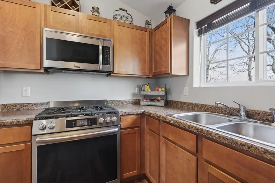 W197N16960 Stonewall Dr, Jackson, WI 53037 - #3