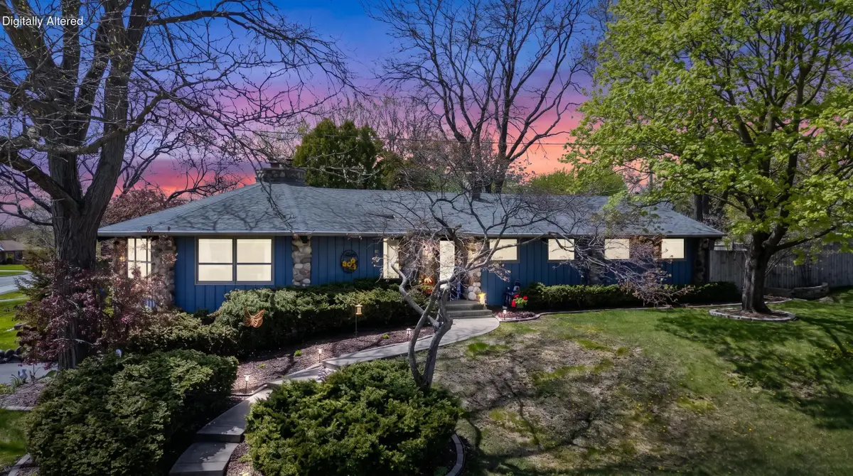W169N8921 Hoyt Dr, Menomonee Falls, WI 53051 - #1