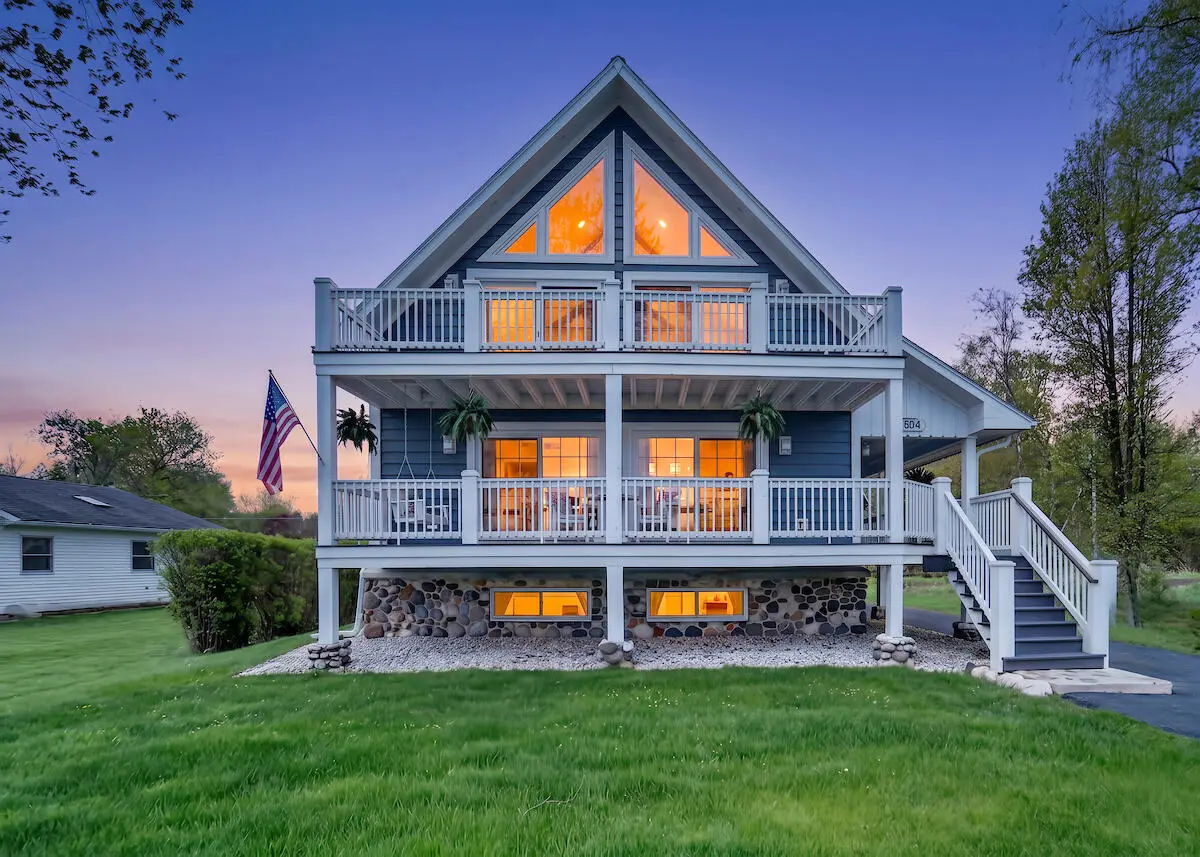 11024 Lakeshore Dr, Pleasant Prairie, WI 53158 - #1