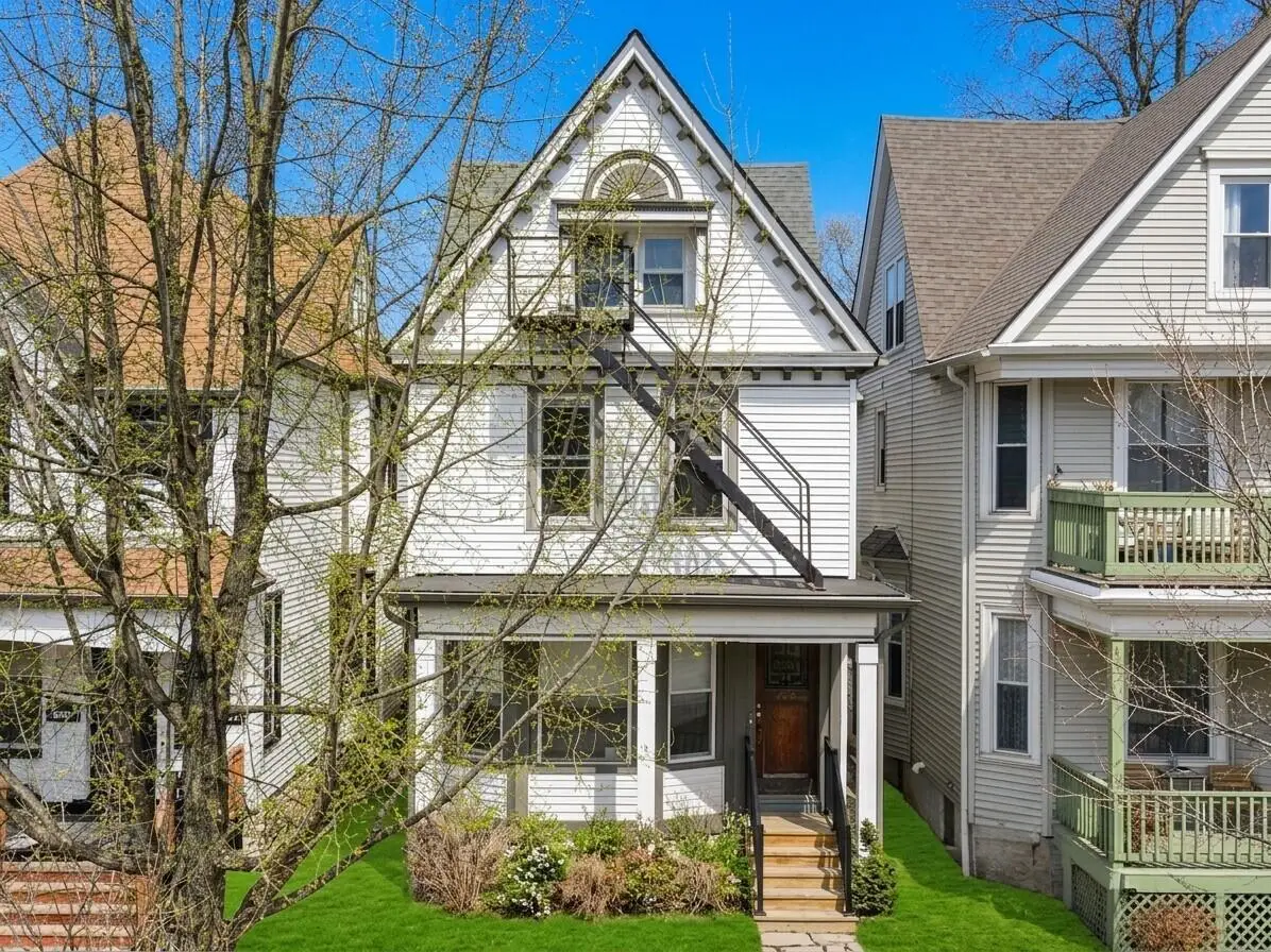 2531 N Murray Ave, Milwaukee, WI 53211 - #1