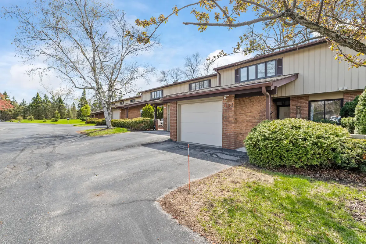 12808 N Colony Dr, Mequon, WI 53097 - #1