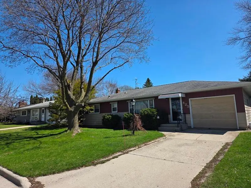 425 Bishop Ave, Plymouth, WI 53073 - #1