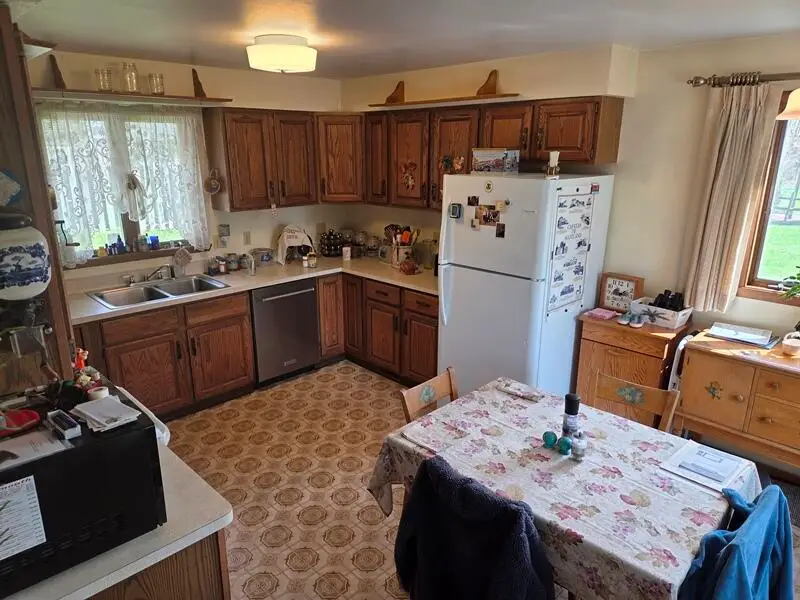 425 Bishop Ave, Plymouth, WI 53073 - #2