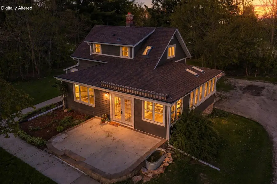 412 West Ave, Pewaukee, WI 53072 - #2
