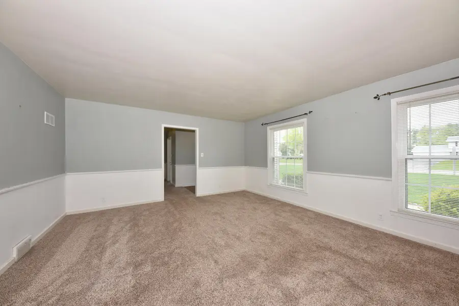 2073 E Sumner St, Hartford, WI 53027 - #3