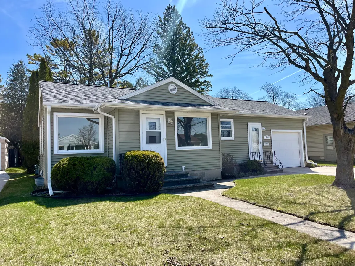 2607 Lincoln Ave, Two Rivers, WI 54241 - #1