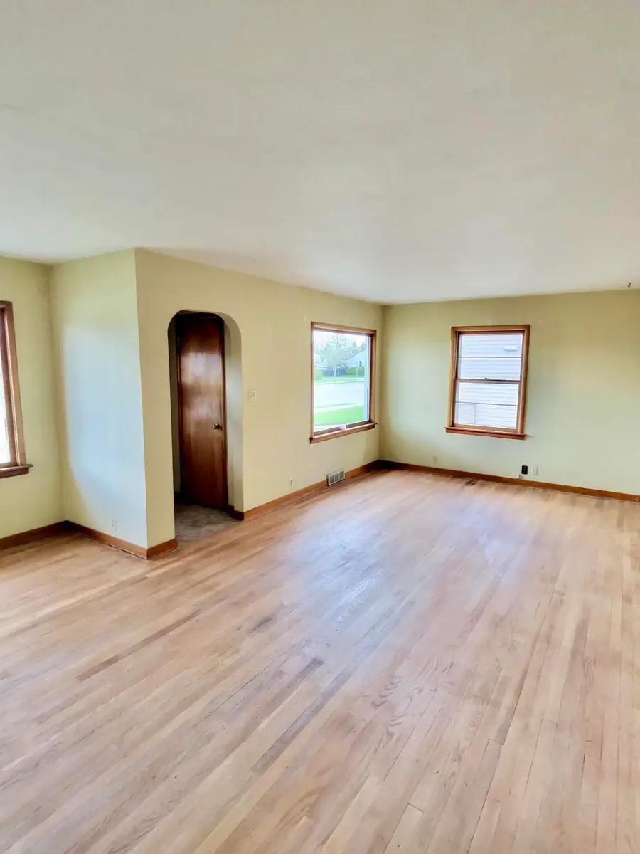 2607 Lincoln Ave, Two Rivers, WI 54241 - #2