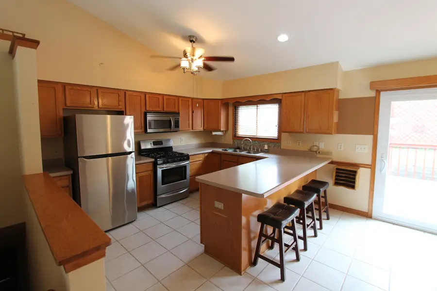 915 Park Cir, Union Grove, WI 53182 - #2
