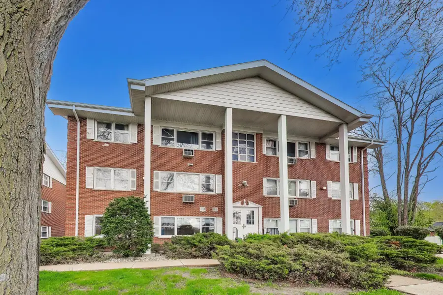 205 Country Club Dr, Lake Geneva, WI 53147 - #3