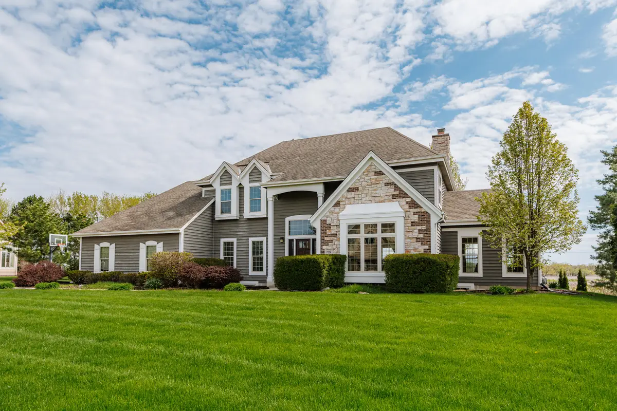 2850 Berwick Ct, Brookfield, WI 53045 - #1