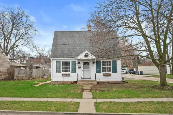 2815 S 91st St, West Allis, WI 53227