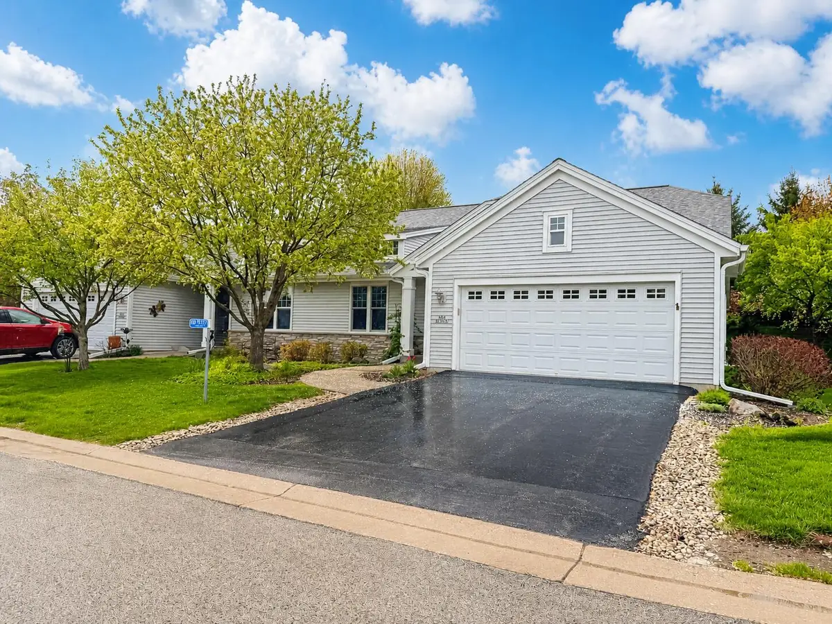 N52W35297 Lighthouse Ln, Oconomowoc, WI 53066 - #1