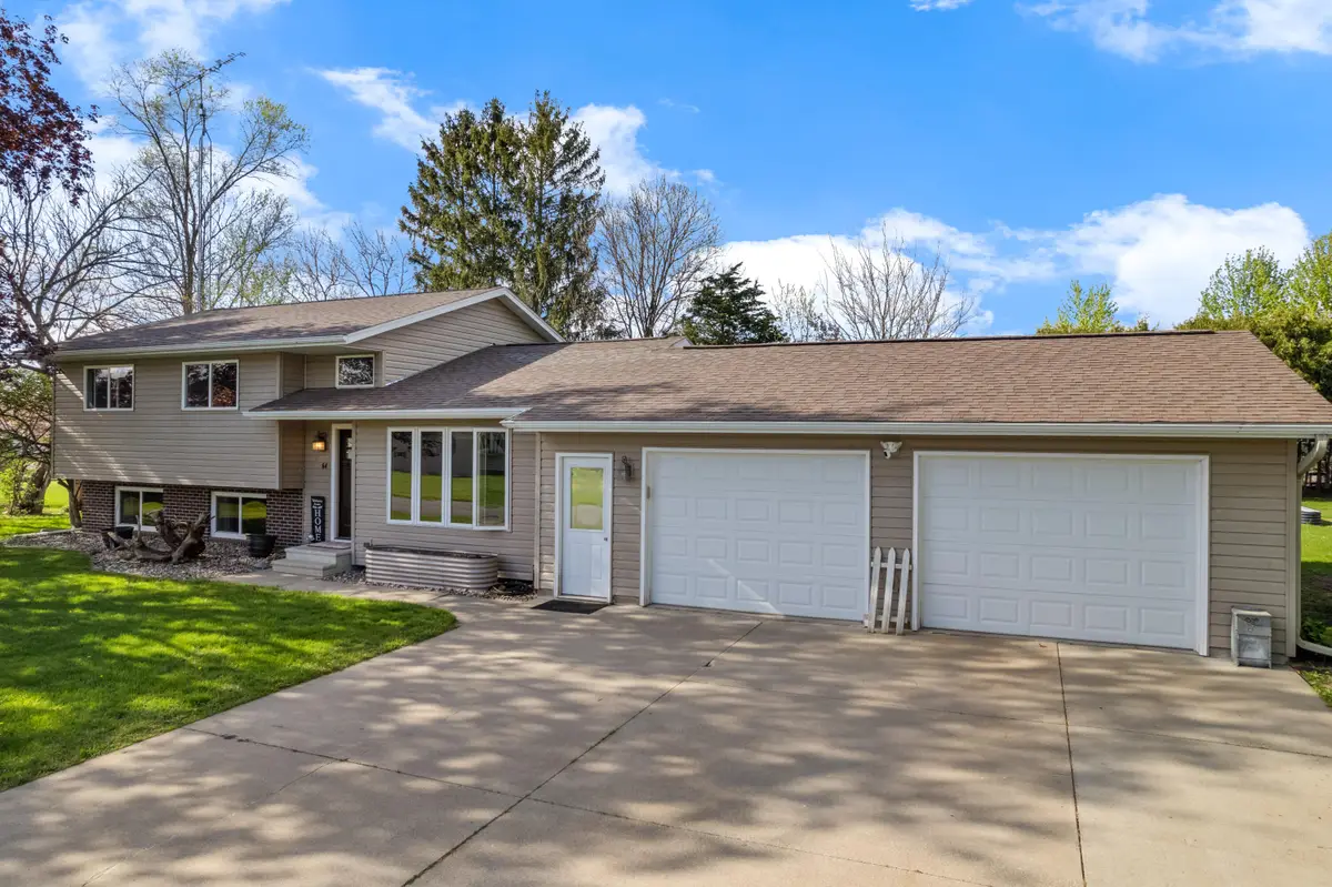 64 W 18th St, Buffalo City, WI 54622 - #1