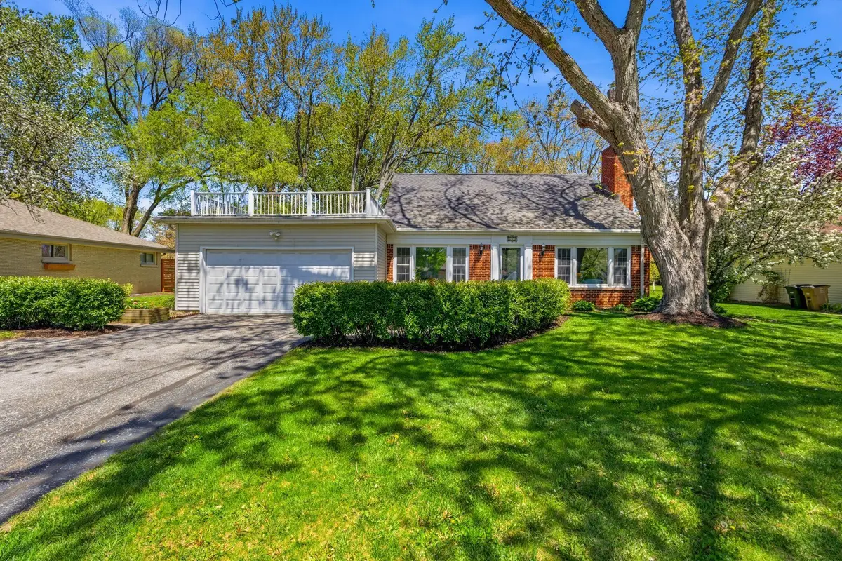330 W Manor Cir, Bayside, WI 53217 - #1