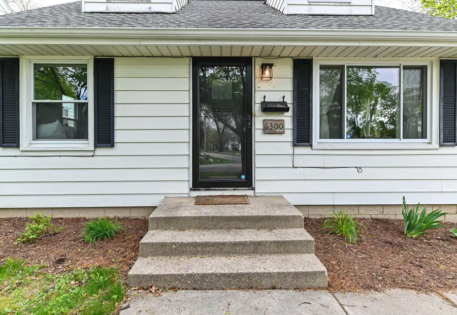 6300 W Cleveland Ave, Milwaukee, WI 53219 - #2