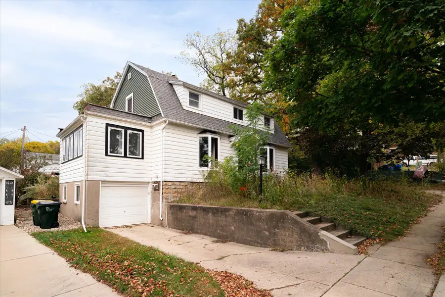 362 E Mill St, Richland Center, WI 53581 - #2