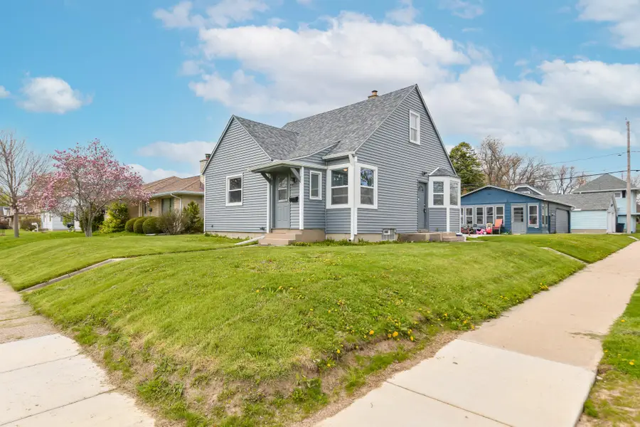 700 Marion Ave, South Milwaukee, WI 53172 - #2