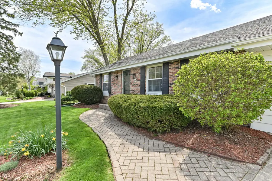 W173N8479 Westbridge Ave, Menomonee Falls, WI 53051 - #2