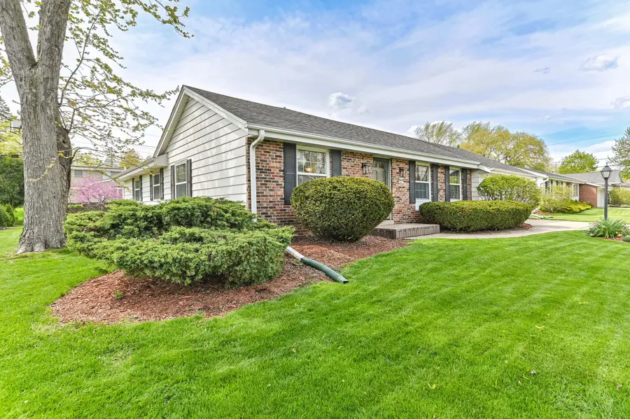 W173N8479 Westbridge Ave, Menomonee Falls, WI 53051 - #3