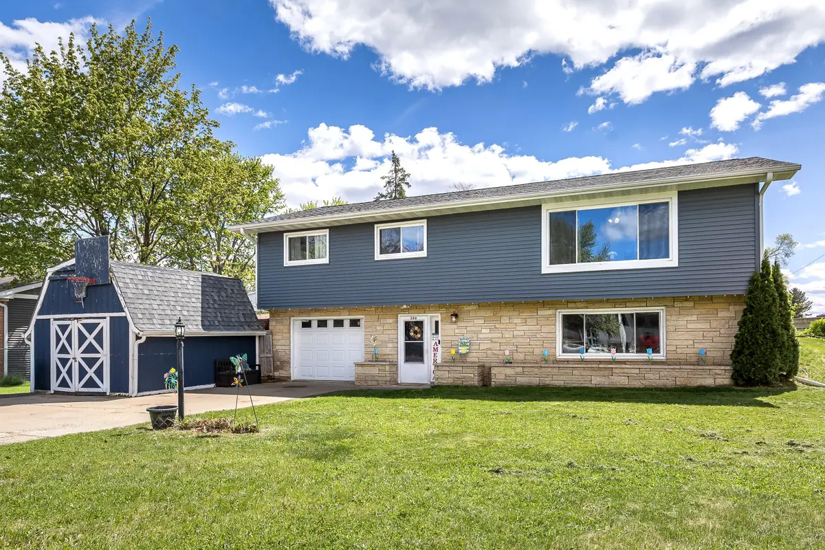 500 Willow St, Onalaska, WI 54650 - #1