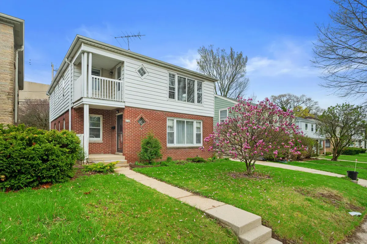 4146 N Bartlett Ave, Shorewood, WI 53211 - #1
