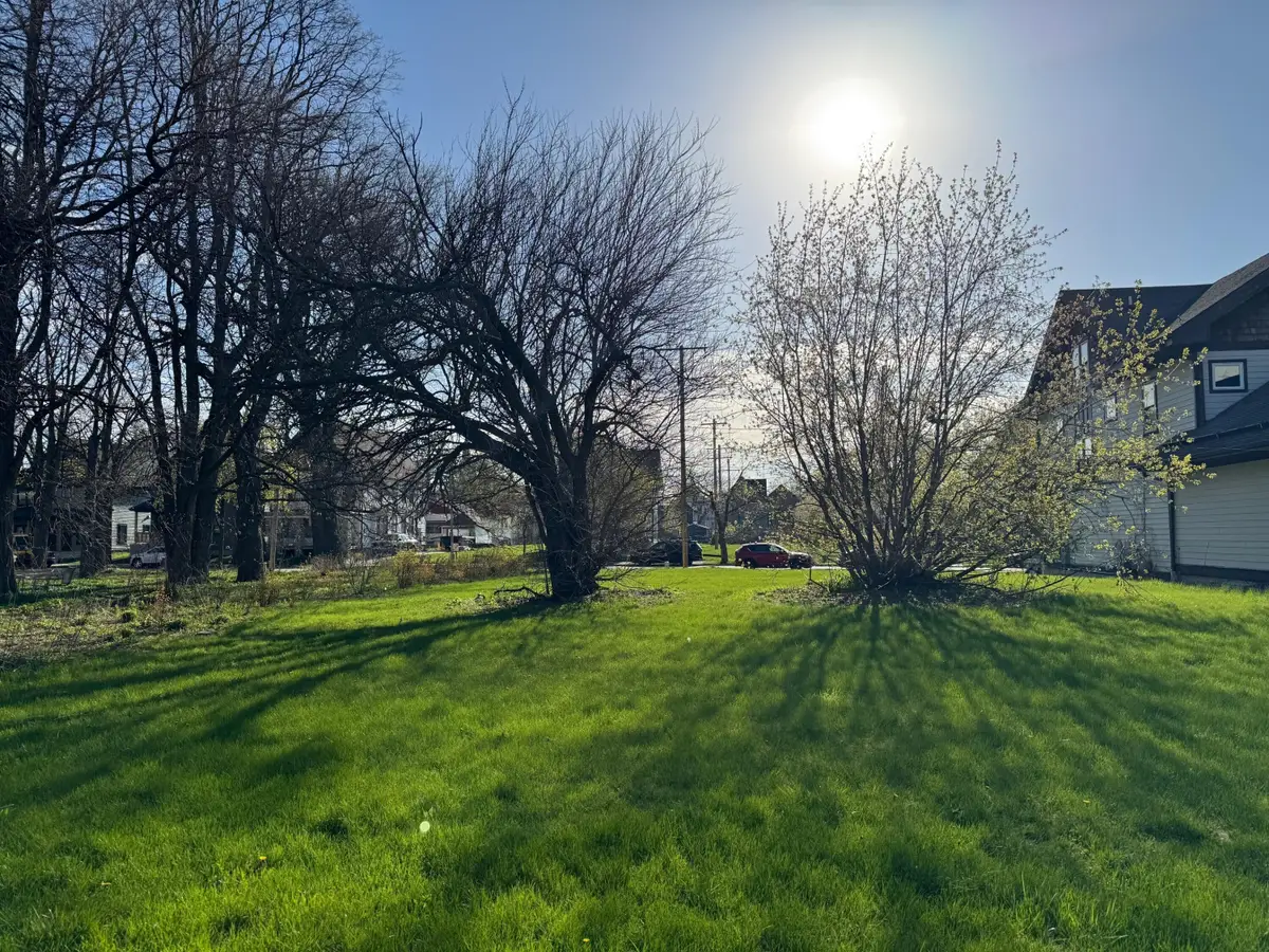 2333 N 6th St, Milwaukee, WI 53212 - #1