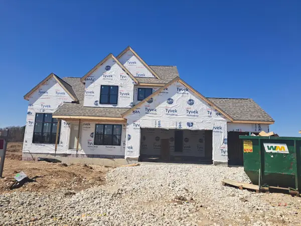 1702 Switchgrass St, Oconomowoc, WI 53066