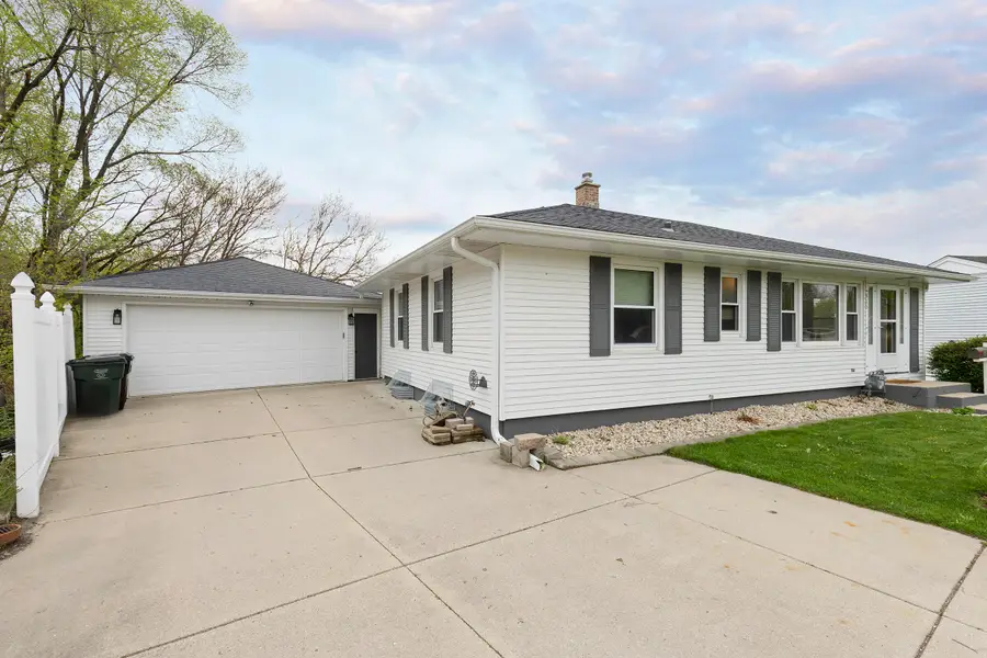 315 Hillcrest Dr, Fort Atkinson, WI 53538 - #3