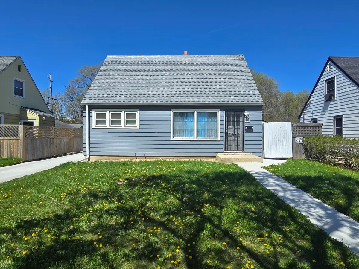 5630 W Carmen Ave, Milwaukee, WI 53218 - #1
