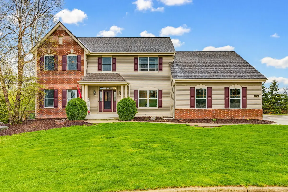 740 Meadow Ridge Ct, Brownsville, WI 53006 - #1