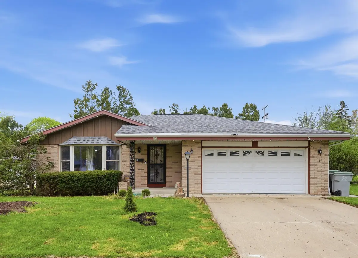 8324 W Denver Ave, Milwaukee, WI 53223 - #1