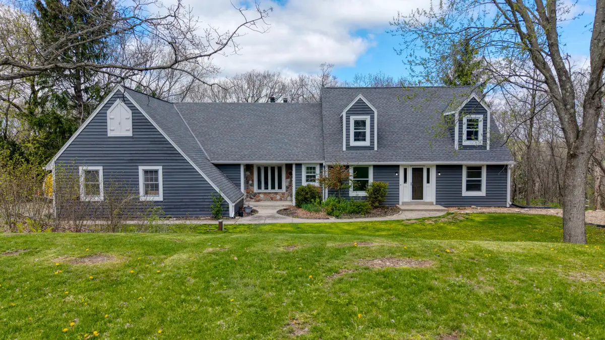 S1W31448 Hickory Hollow Ct, Delafield, WI 53018 - #1